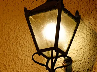 Outdoor lighting installation